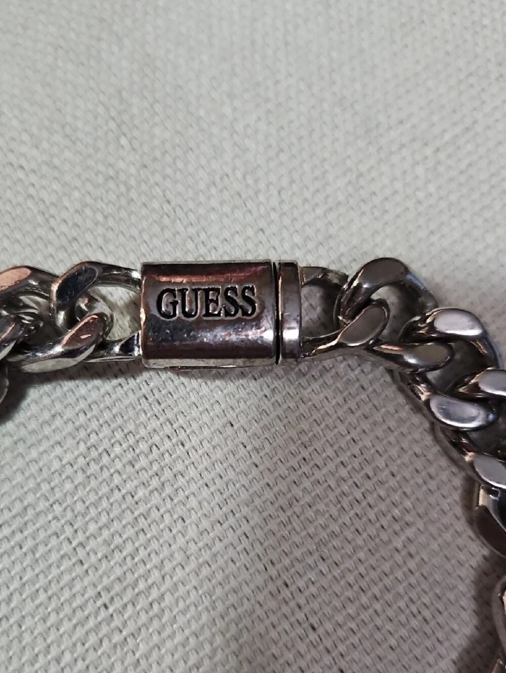 GUESS Silver-Tone Rounded Curb Chain Bracelet
